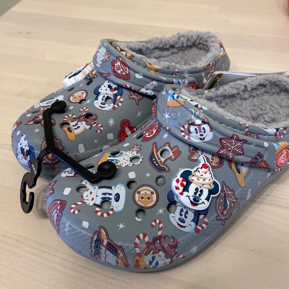 Brand new Disney crocs womens 7/ mens 5